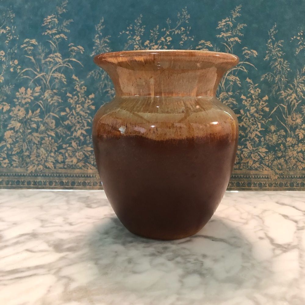 VINTAGE ROYAL HAEGER VASE 